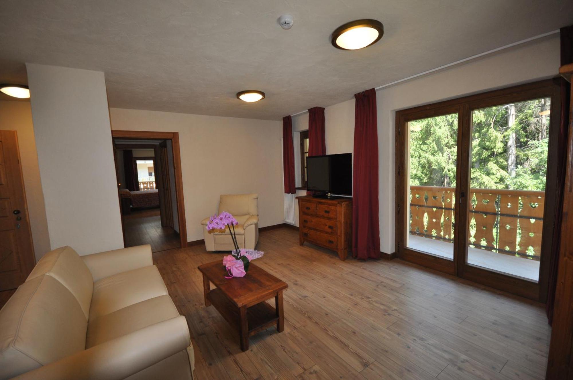 Limone Palace Aparthotel Limone Piemonte Exterior foto