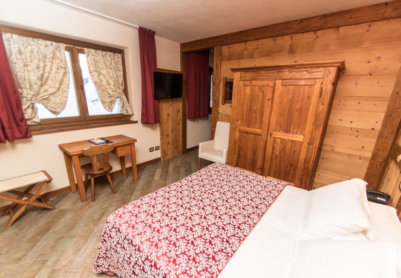 Limone Palace Aparthotel Limone Piemonte Exterior foto
