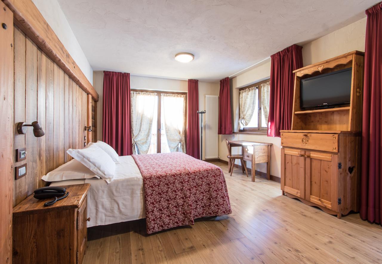 Limone Palace Aparthotel Limone Piemonte Exterior foto