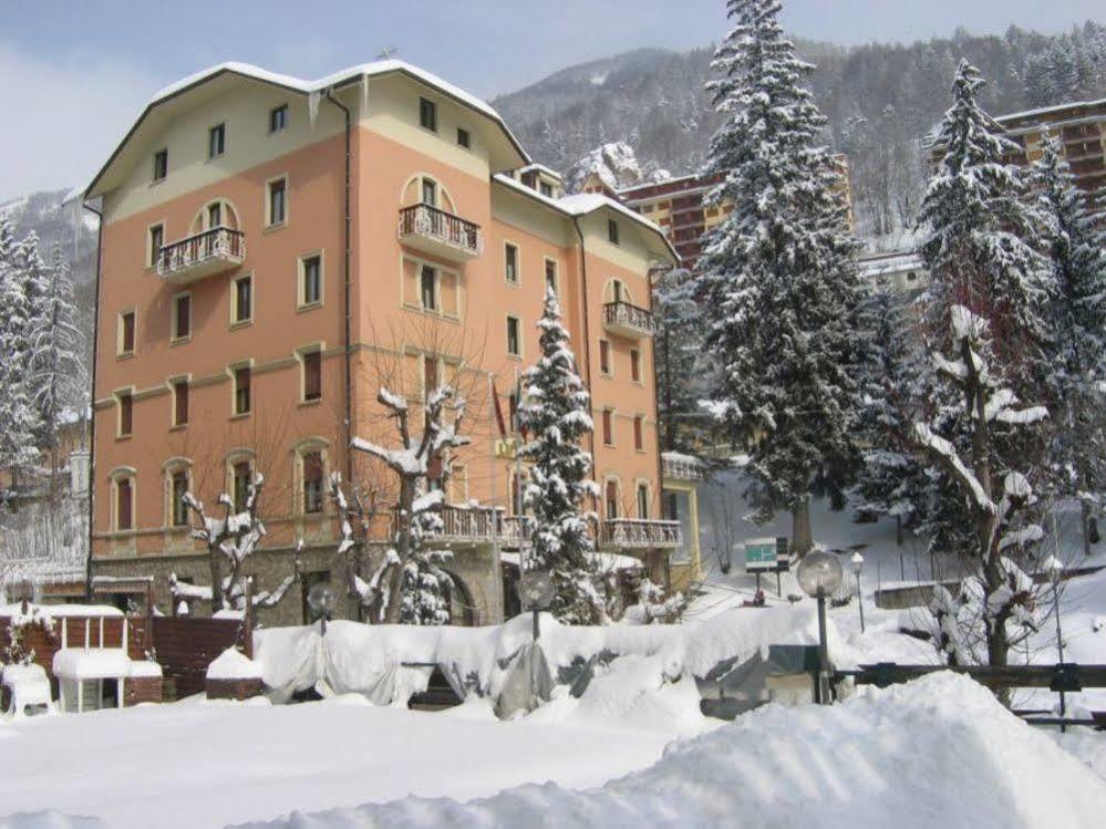 Limone Palace Aparthotel Limone Piemonte Exterior foto