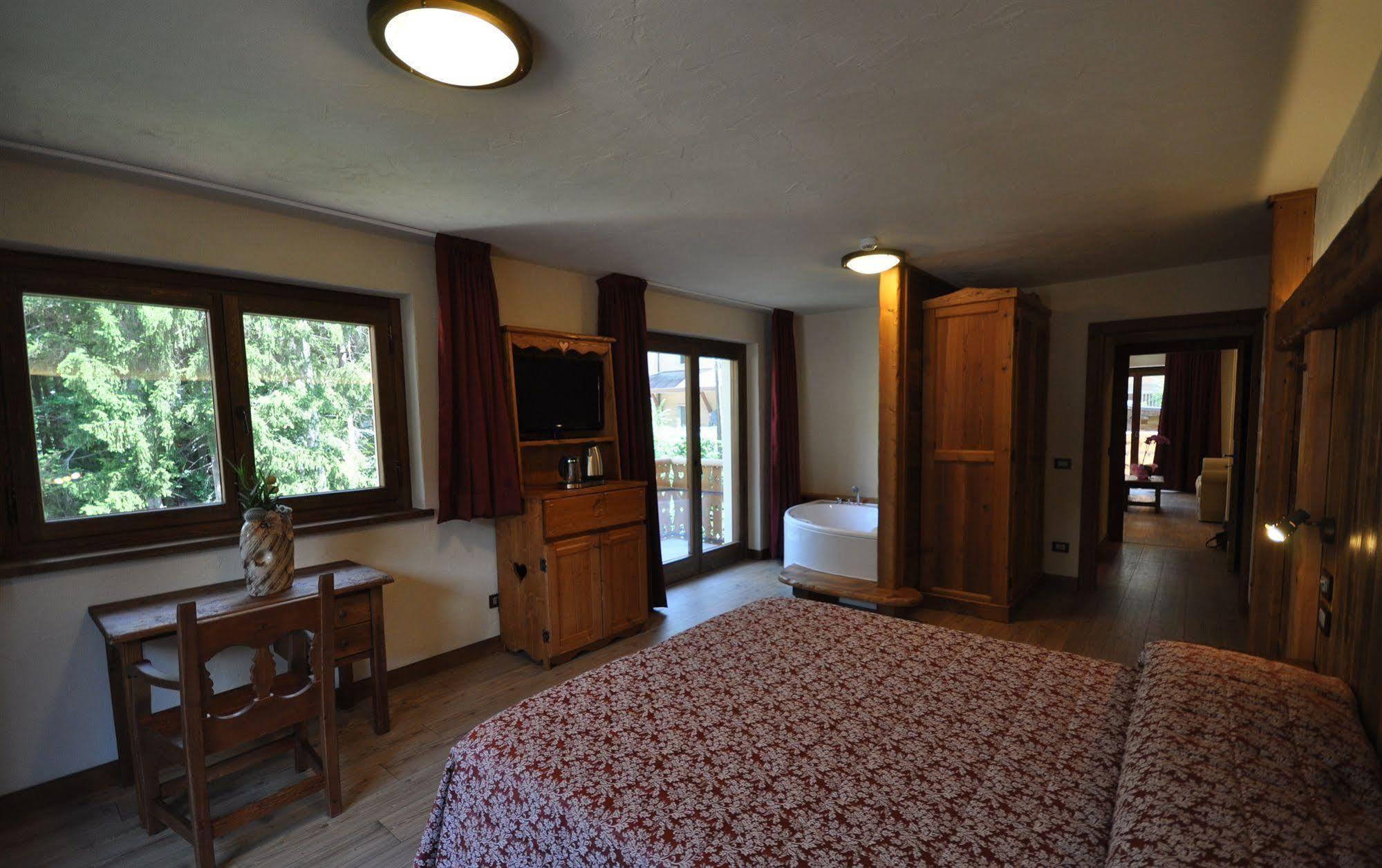 Limone Palace Aparthotel Limone Piemonte Exterior foto